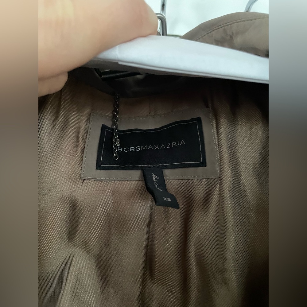 BCBG MAXAZRIA Tan Double-Breasted Trench Coat - Picture 5 of 16
